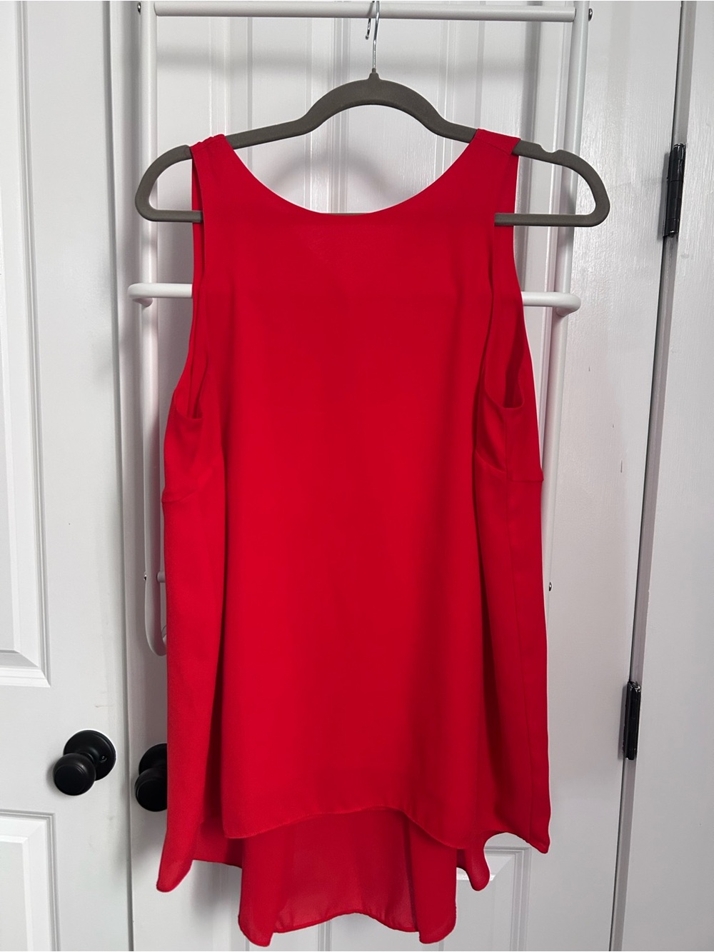 Vince Camuto Red Sleeveless High-Low Tank